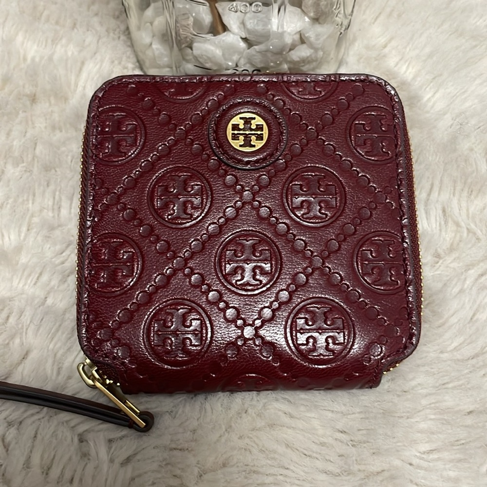 ✨ Tory Burch Leather Bi-Fold Wallet✨ - Picture 6 of 16